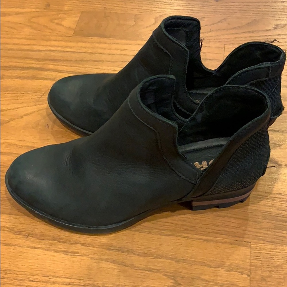 SOREL Women’s Lolla Cut-Out Bootie